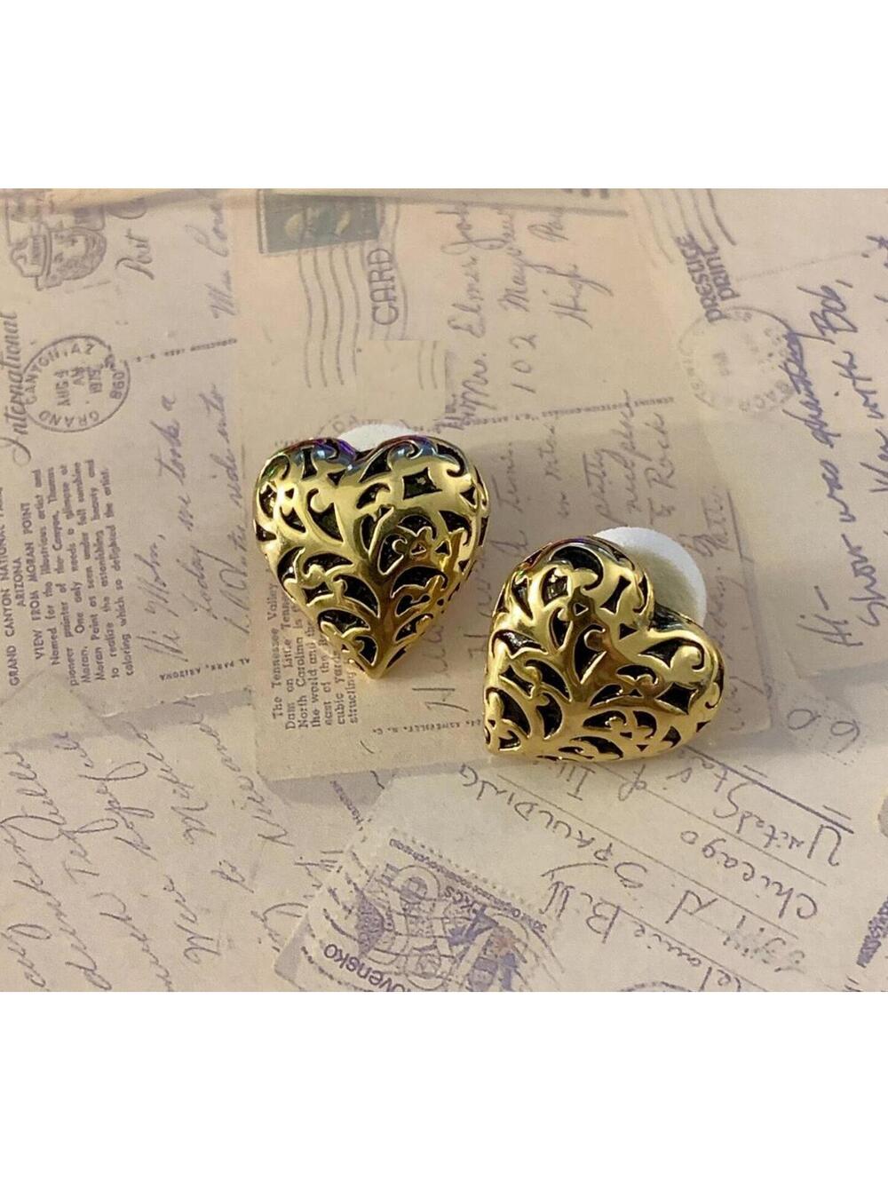 Vintage Deadstock Traci Lynn Gold Tone Filigree Puffed Heart Stud Earrings